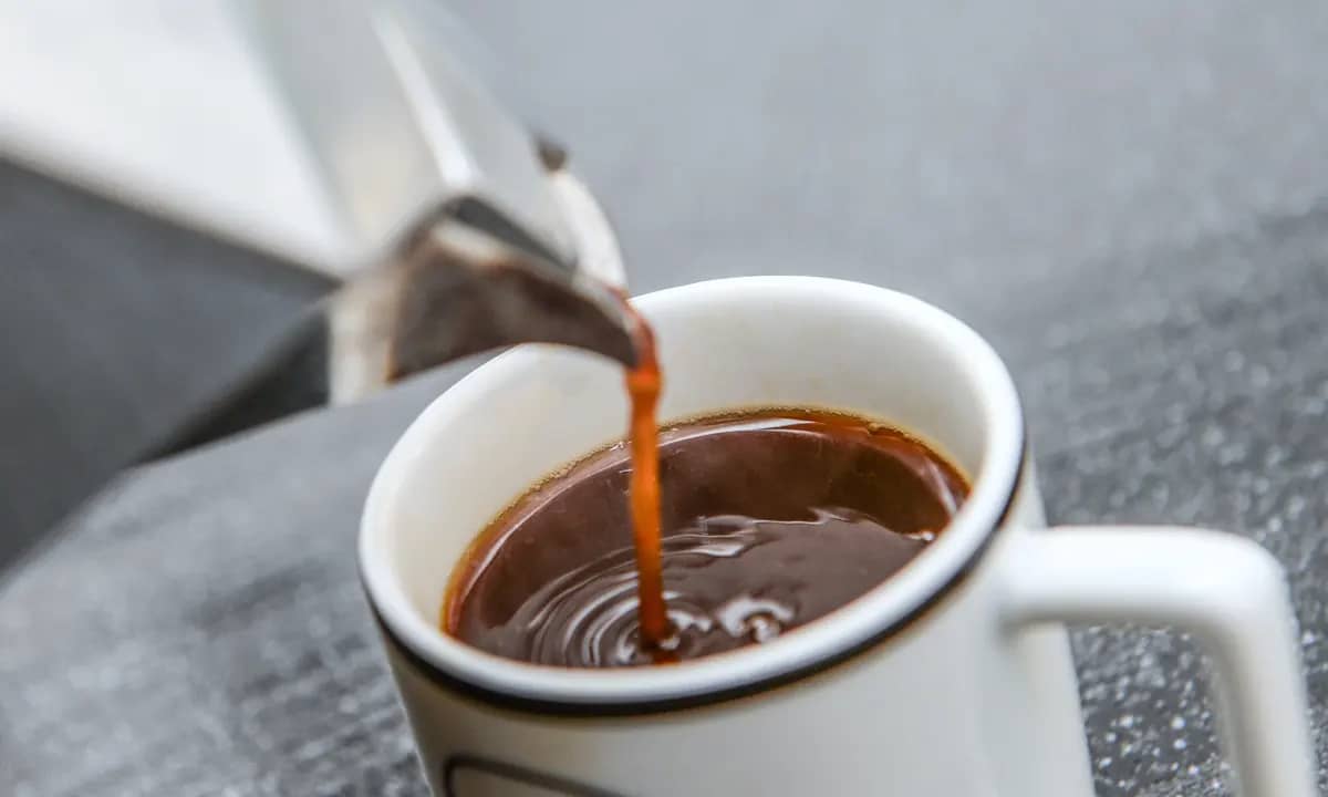 Coffee drinking lowers mortality rate by around 30%, finds UK study